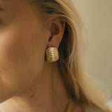 RIBBED DROP EARRINGS - GOLD