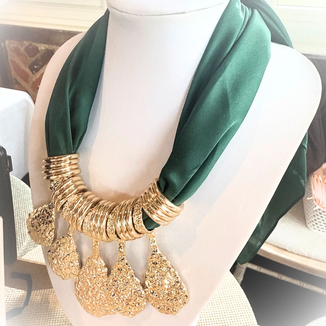 GOLDIE SCARF NECKLACE- EMERALD