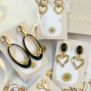 BLACK HEART EARRINGS