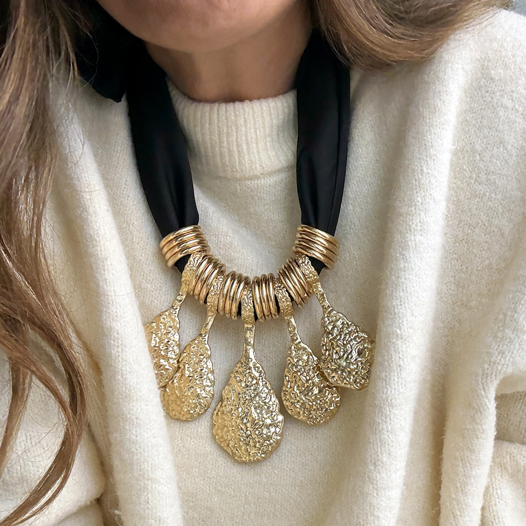 GOLDIE SCARF NECKLACE- BLACK