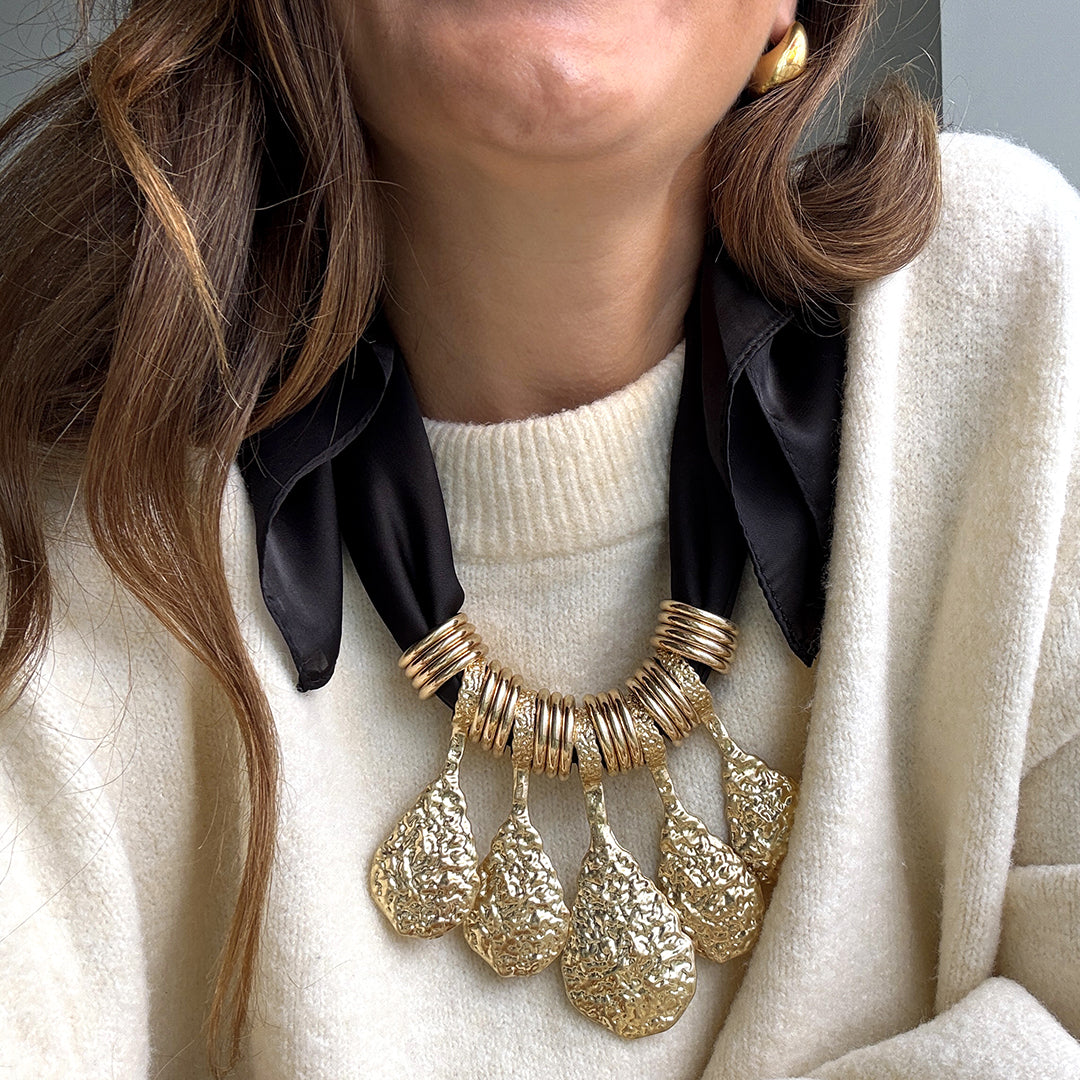 GOLDIE SCARF NECKLACE- BLACK