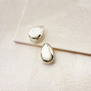 TEAR DROP EARRINGS - SILVER