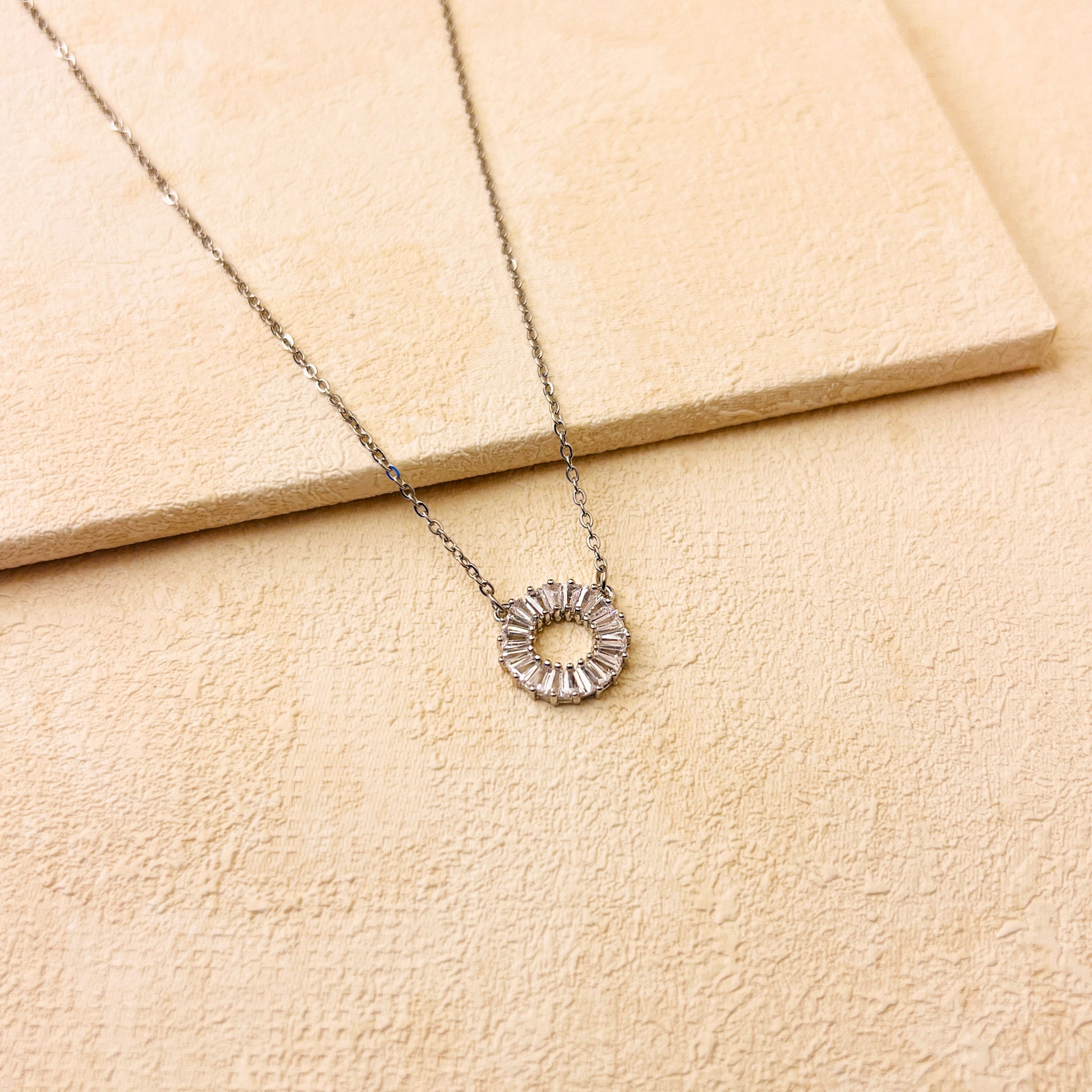 LUXE HALO NECKLACE - SILVER
