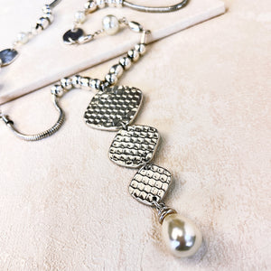 PETRA BEADED NECKLACE