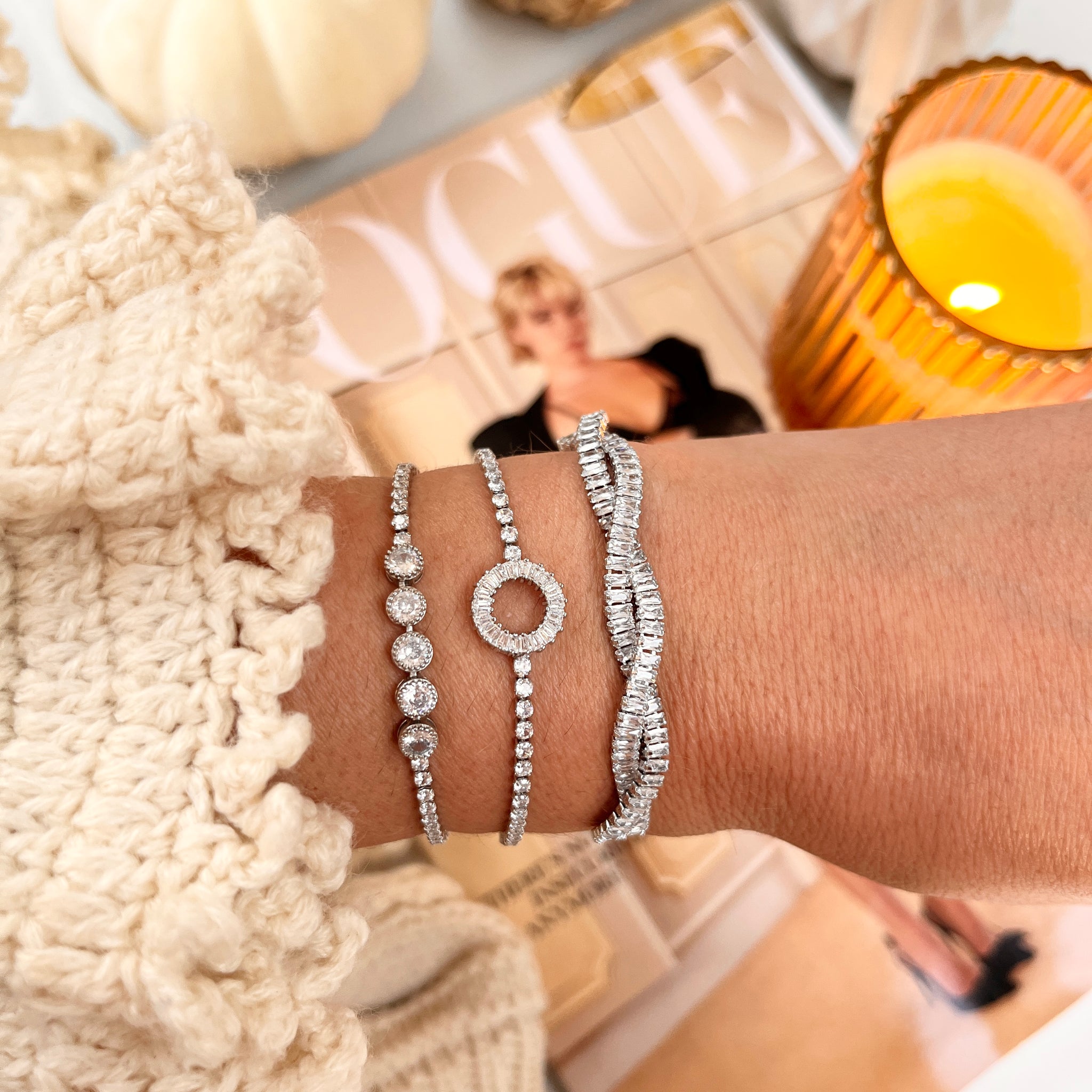 TWISTED STACKING BRACELET - GOLD